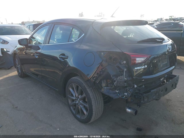 3MZBN1L3XJM272248 Mazda Mazda3 Touring