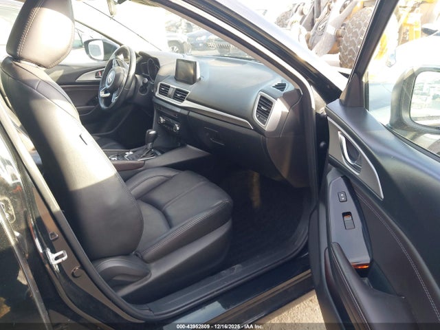 3MZBN1L3XJM272248 Mazda Mazda3 Touring