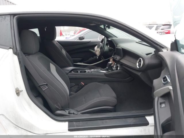 2017 CHEVROLET CAMARO 1G1FB1RS1H0204275 Photo 4