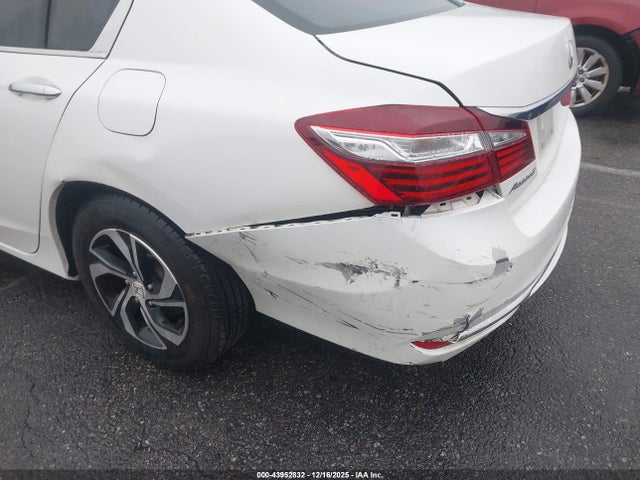 1HGCR2F38HA142720 Honda ACCORD LX