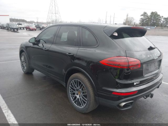 2018 PORSCHE CAYENNE WP1AA2A24JKA04862 Photo 2