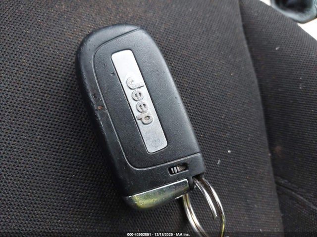 2016 Jeep Renegade Latitude მანქანა იყიდება აუქციონზე, vin: ZACCJBBT8GPD25741, აუქციონის ნომერი: 43952851