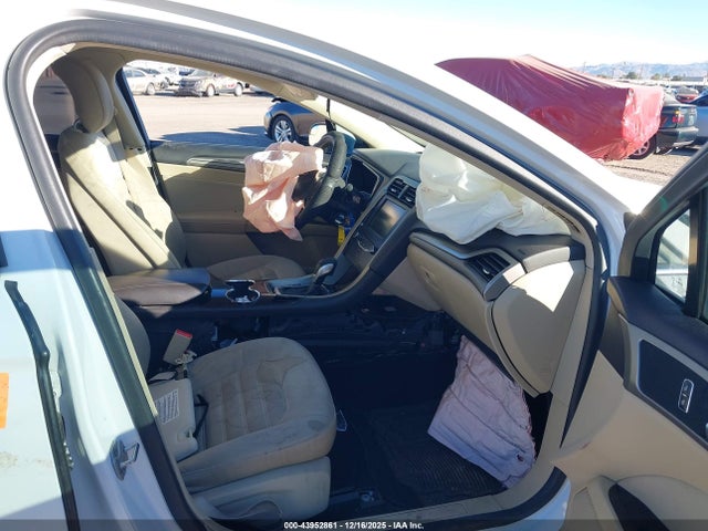 3FA6P0H77ER177732 Ford FUSION SE