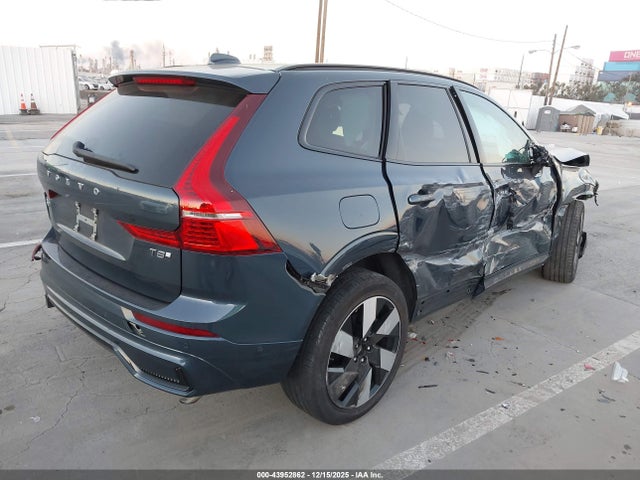 2025 VOLVO XC60 PLUG-IN HYBRID YV4H60RC2S1074772 Photo 3