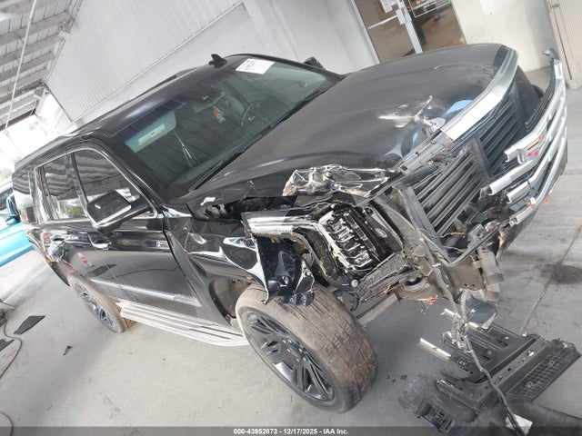43952873 :رقم المزاد ، 1GYS4MKJ8FR561944 vin ، 2015 Cadillac Escalade Luxury مزاد بيع