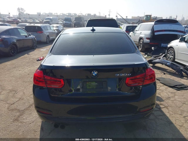 WBA8E1C30HA158762 BMW 330e Iperformance