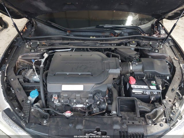 1HGCR3F9XGA018568 Honda Accord Touring