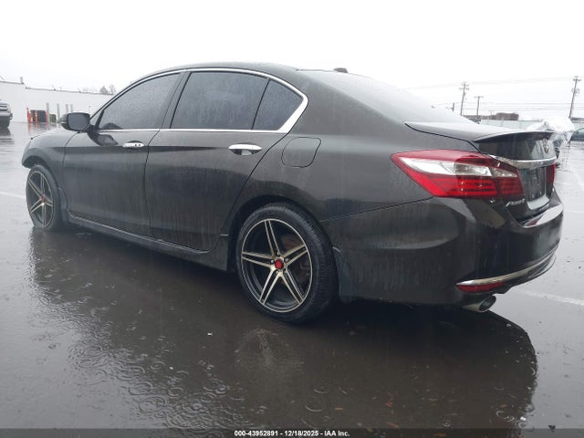 1HGCR3F9XGA018568 Honda Accord Touring