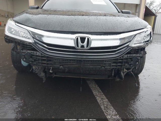 1HGCR3F9XGA018568 Honda Accord Touring