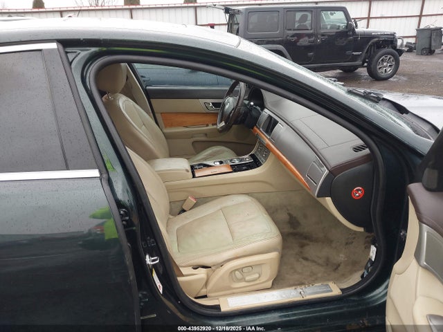 2009 JAGUAR XF SAJWA05B89HR06835 Photo 4