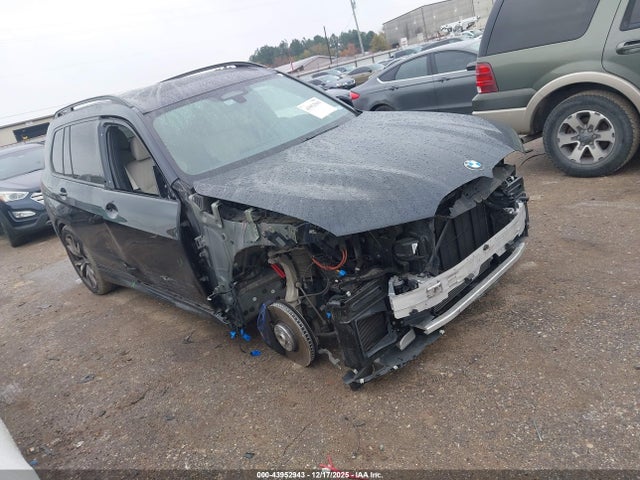 2022 BMW X7 5UXCX6C06N9L31142