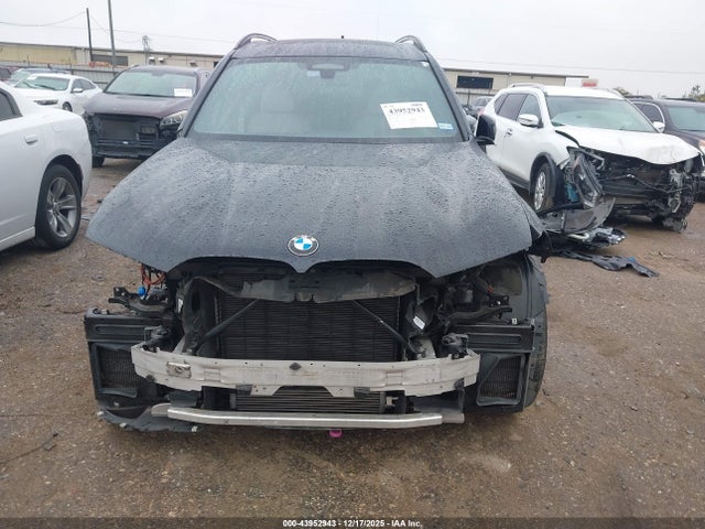 5UXCX6C06N9L31142 BMW X7 M50i