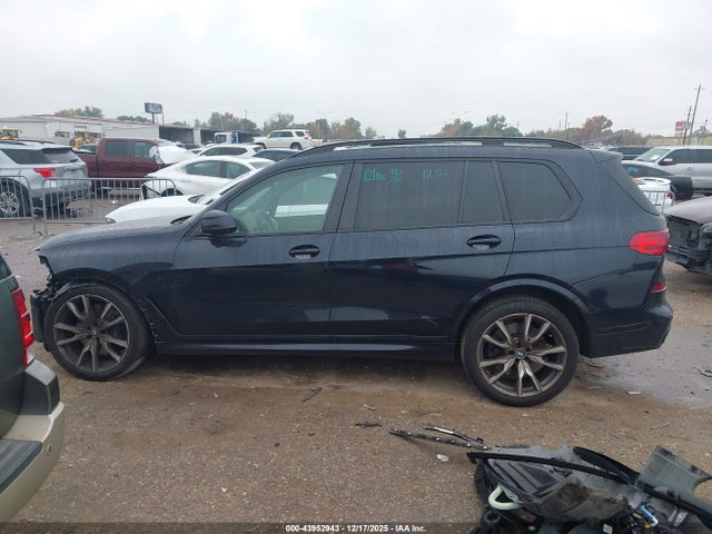 5UXCX6C06N9L31142 BMW X7 M50i