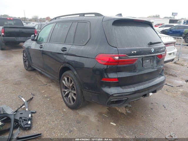 2022 BMW X7 5UXCX6C06N9L31142 Photo 2