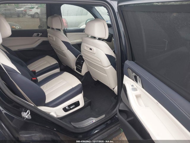 2022 BMW X7 5UXCX6C06N9L31142 Photo 7