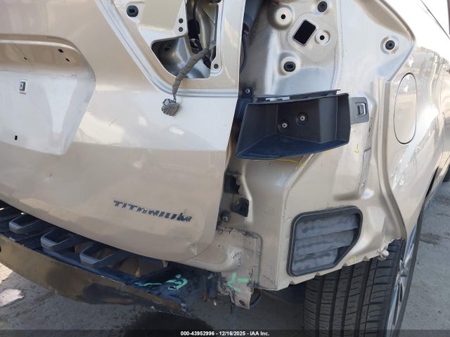 1FADP5FU4HL102910 Ford C-max Energi Titanium