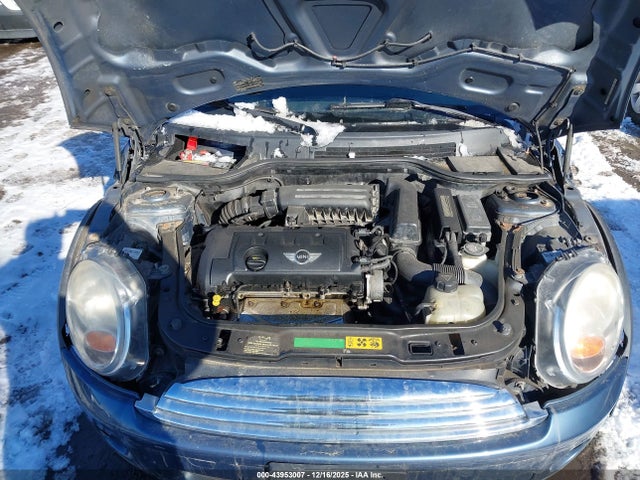 2010 MINI COOPER CLUBMAN WMWML3C5XATX37432 Photo 9