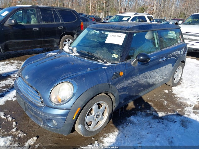 2010 MINI COOPER CLUBMAN WMWML3C5XATX37432 Photo 1