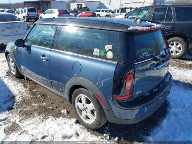 2010 MINI COOPER CLUBMAN WMWML3C5XATX37432 Photo 2
