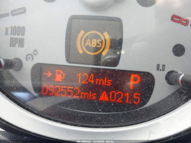 2010 MINI COOPER CLUBMAN WMWML3C5XATX37432 Photo 6