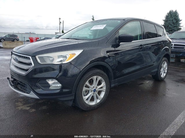 1FMCU9GD4HUD83620 Ford ESCAPE SE