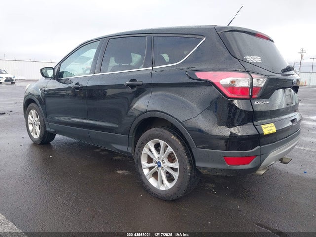 1FMCU9GD4HUD83620 Ford ESCAPE SE