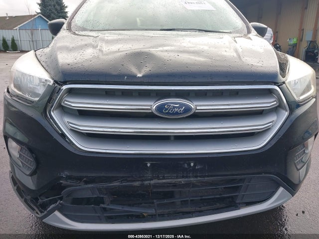 1FMCU9GD4HUD83620 Ford ESCAPE SE