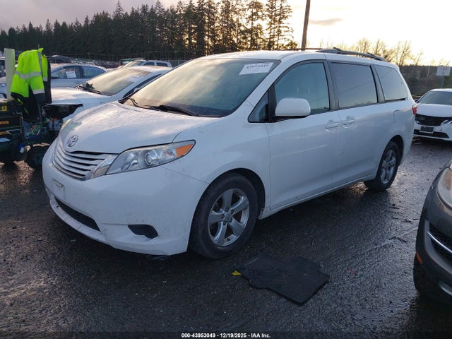 5TDKK3DC3GS757877 Toyota Sienna Le 8 Passenger