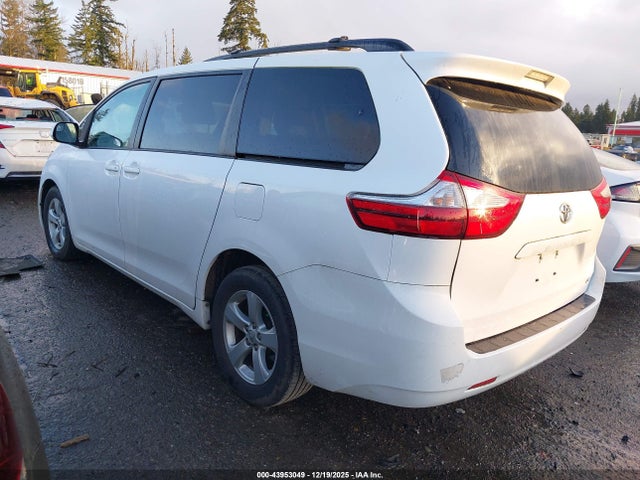 5TDKK3DC3GS757877 Toyota Sienna Le 8 Passenger