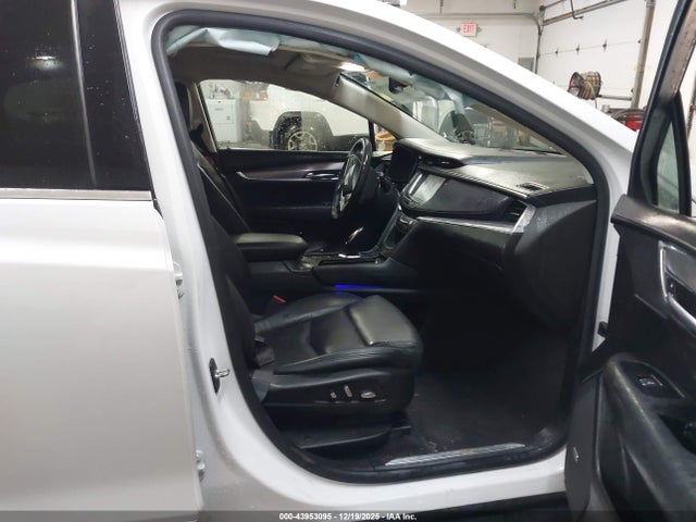 2017 CADILLAC XT5 1GYKNDRS3HZ173132 Photo 4