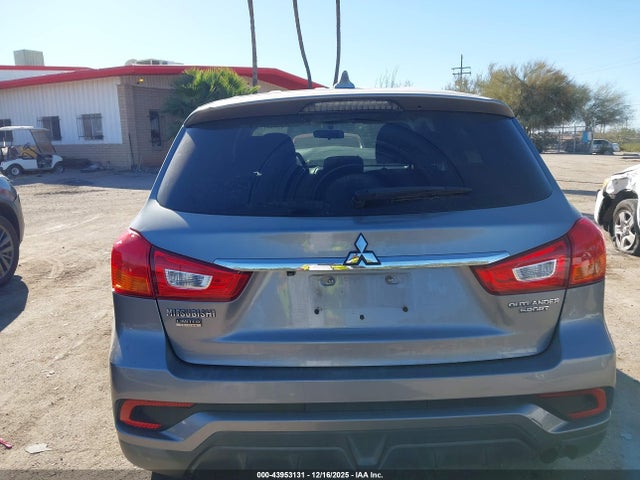 JA4AP3AU0JZ031582 Mitsubishi Outlander Sport 2.0 Le