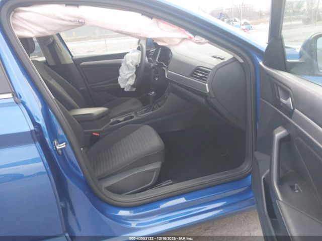 2022 VOLKSWAGEN JETTA 3VWCM7BU0NM021443 Photo 4