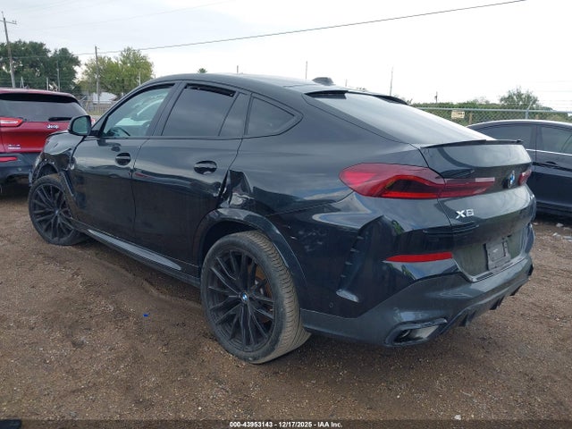 2024 BMW X6 5UX33EX0XR9S29459 Photo 2
