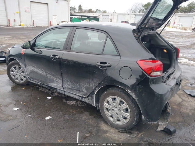 2023 KIA RIO 5-DOOR 3KPA25AD5PE605985 Photo 2