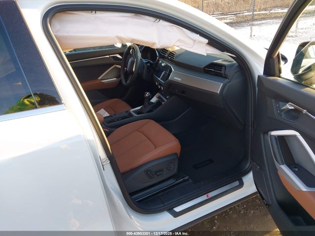 2025 AUDI Q3 WA1EECF34S1065774 Photo 4