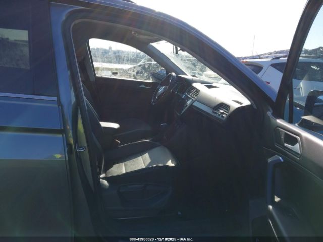 2021 VOLKSWAGEN TIGUAN 3VV3B7AX0MM057055 Photo 4