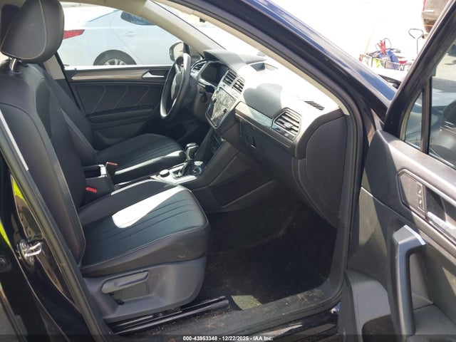 3VV2B7AXXNM049008 Volkswagen Tiguan 2.0t Se