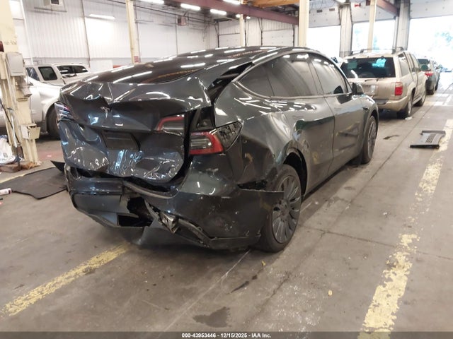 2024 TESLA MODEL Y 7SAYGDEE5RF026346 Photo 3