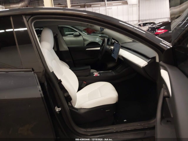 2024 TESLA MODEL Y 7SAYGDEE5RF026346 Photo 4