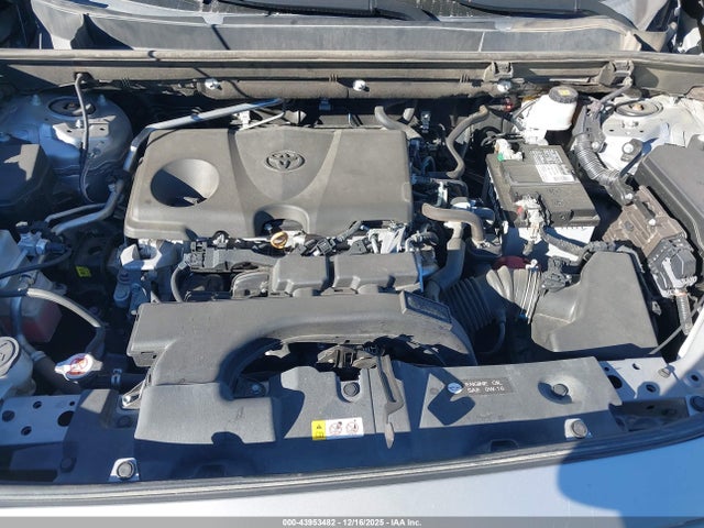 2T3H1RFV7KW026133 Toyota RAV4 LE