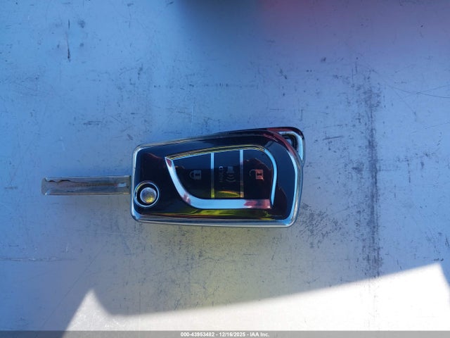 2T3H1RFV7KW026133 Toyota RAV4 LE