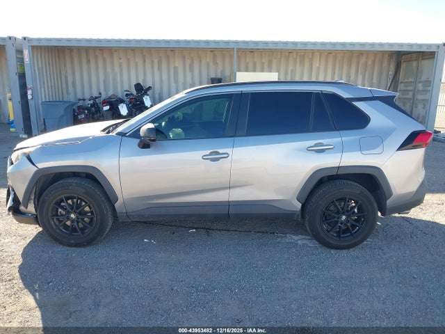 2T3H1RFV7KW026133 Toyota RAV4 LE