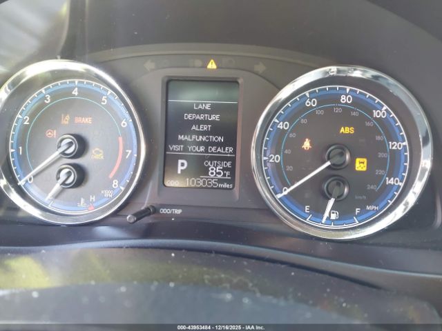 2018 TOYOTA COROLLA 5YFBURHE9JP840528 Photo 6