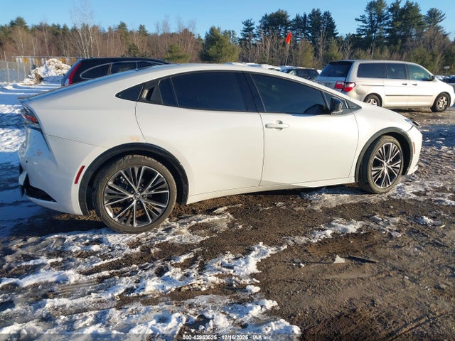 JTDADABU0P3006971 Toyota Prius Xle Awd-e