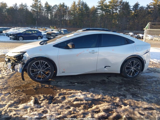 JTDADABU0P3006971 Toyota Prius Xle Awd-e