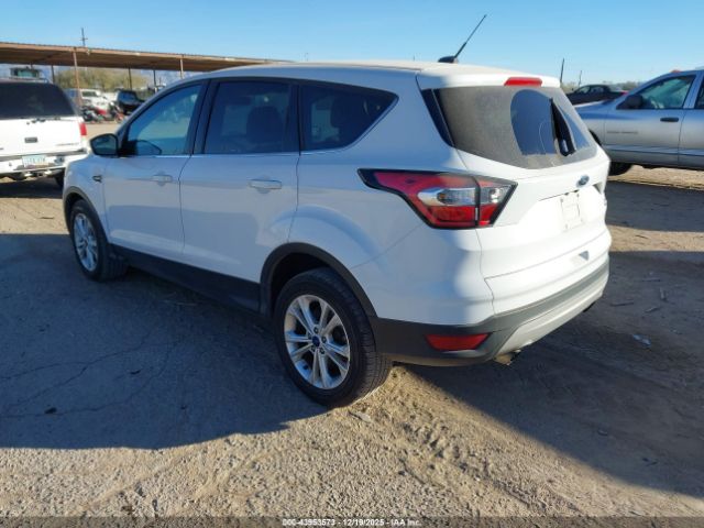 2017 FORD ESCAPE 1FMCU0GD9HUB82646 Photo 2