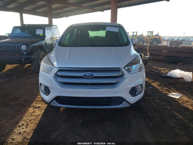 1FMCU9GD5KUA55212 Ford ESCAPE SE