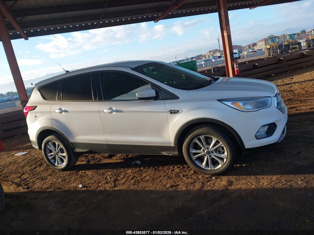 1FMCU9GD5KUA55212 Ford ESCAPE SE