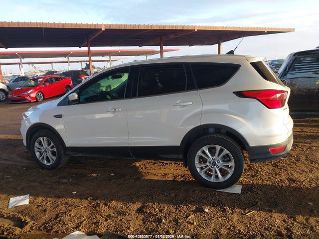 1FMCU9GD5KUA55212 Ford ESCAPE SE