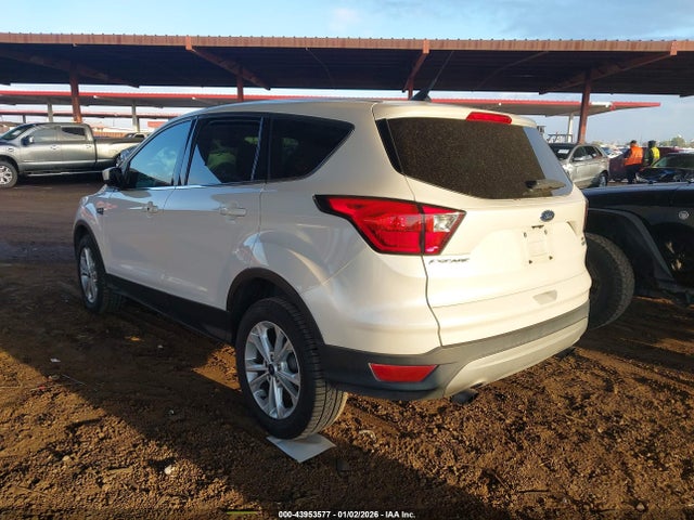 1FMCU9GD5KUA55212 Ford ESCAPE SE